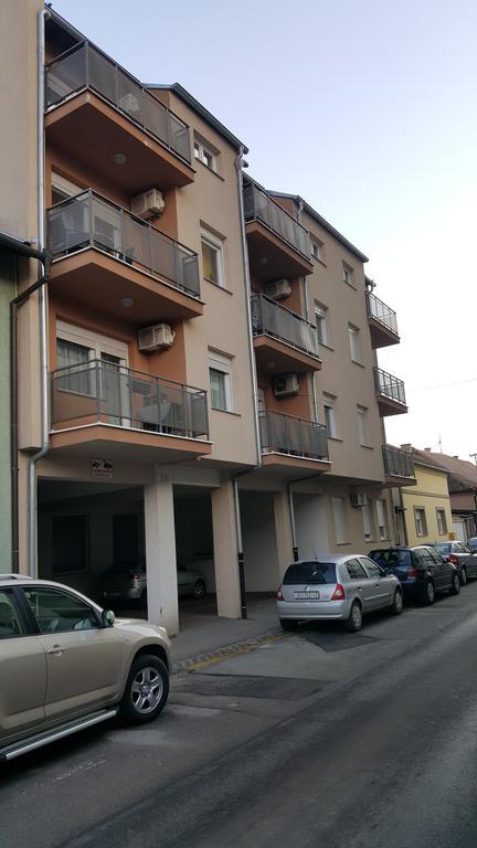 Apartment Flores Osijek Exterior photo